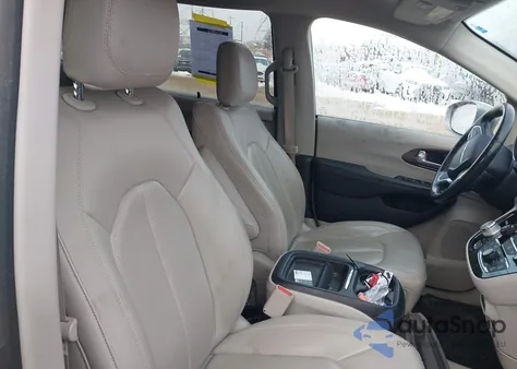 2019 Chrysler Pacifica Touring L z USA, uszkodzony, nr VIN 2C4RC1BG2KR532633